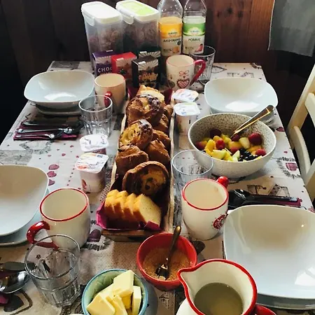 Le Petit Chalet-leard Bed & Breakfast